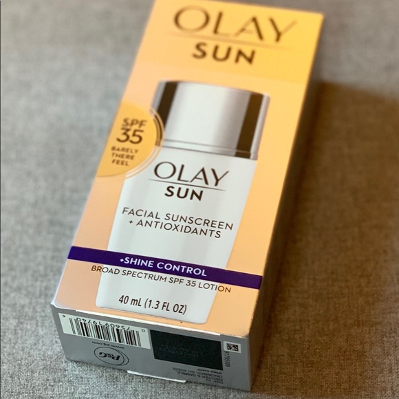 NWT OLAY Face Sunscreen Serum Shine Control SPF35 - Picture 4 of 7